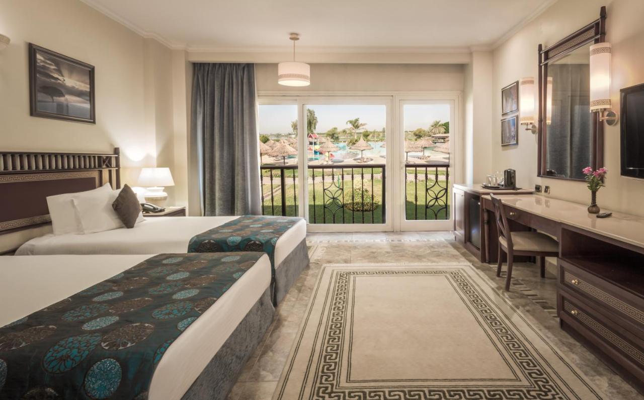Jolie Ville Hotel & Spa Kings Island Luxor Bagian luar foto A room at the Grand Hotel