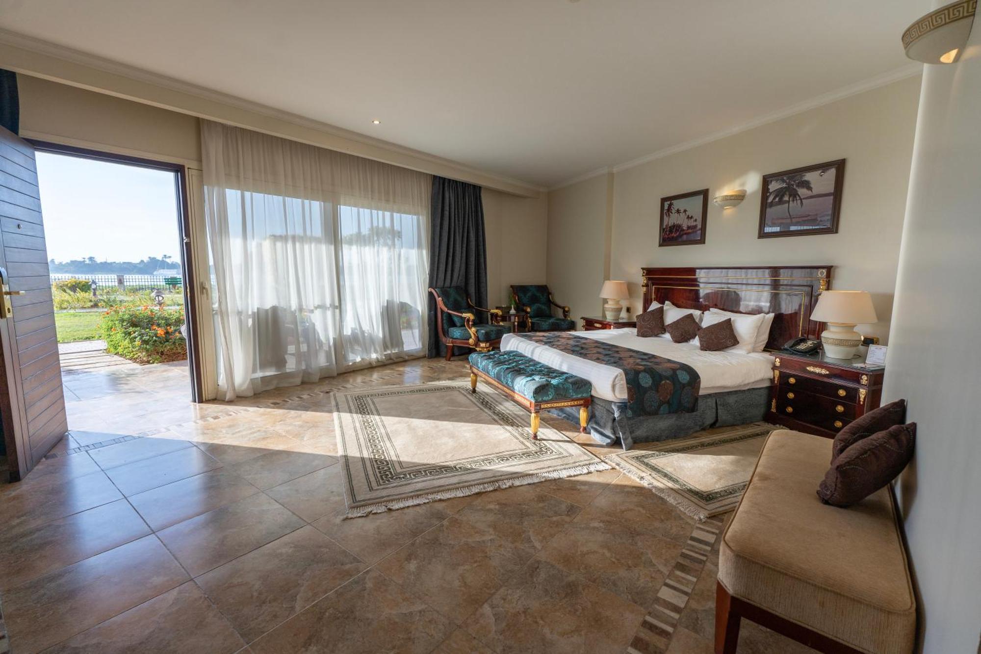 Jolie Ville Hotel & Spa Kings Island Luxor Bagian luar foto A bedroom at the hotel