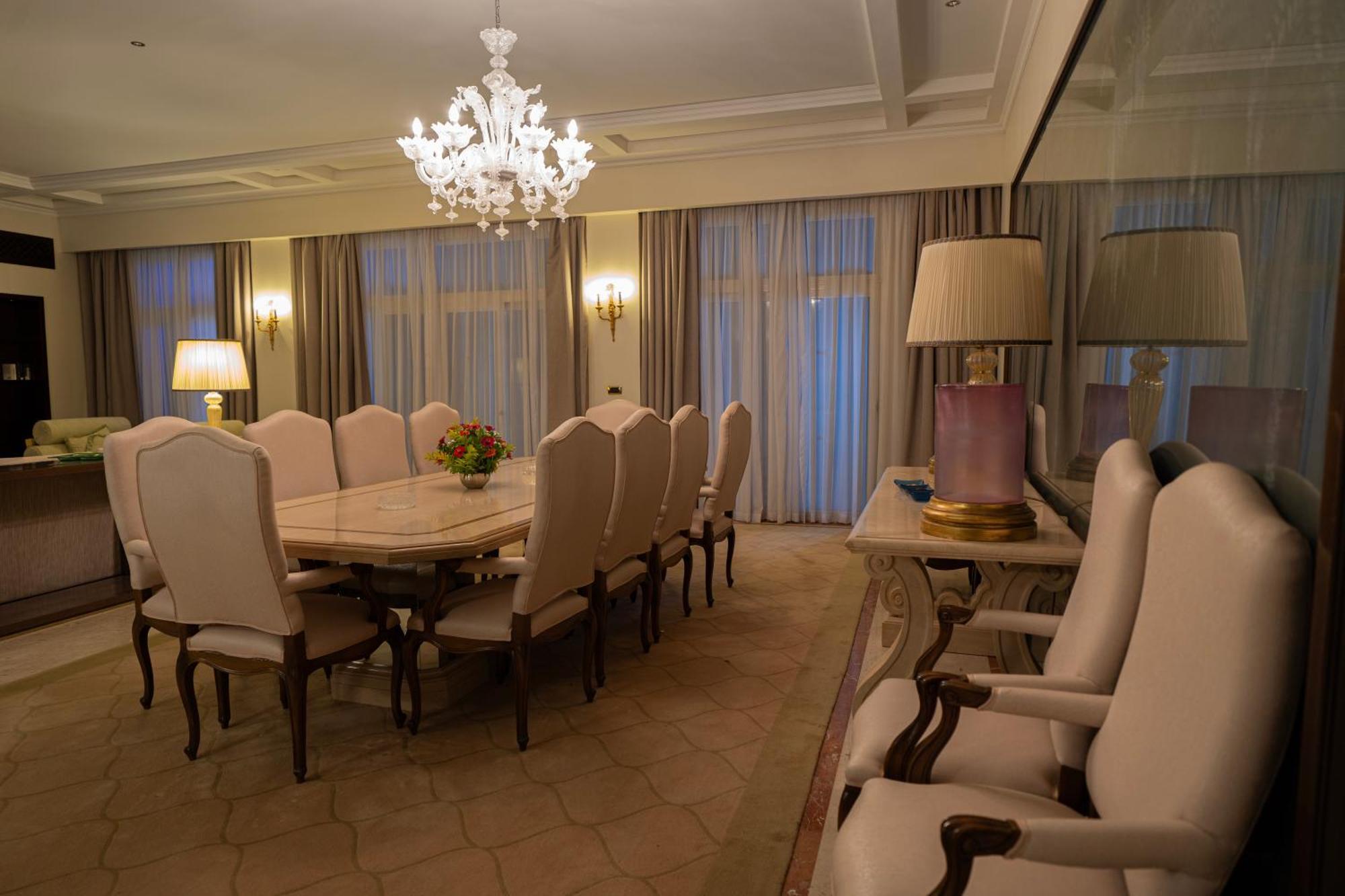 Jolie Ville Hotel & Spa Kings Island Luxor Bagian luar foto The interior of the Presidential Suite