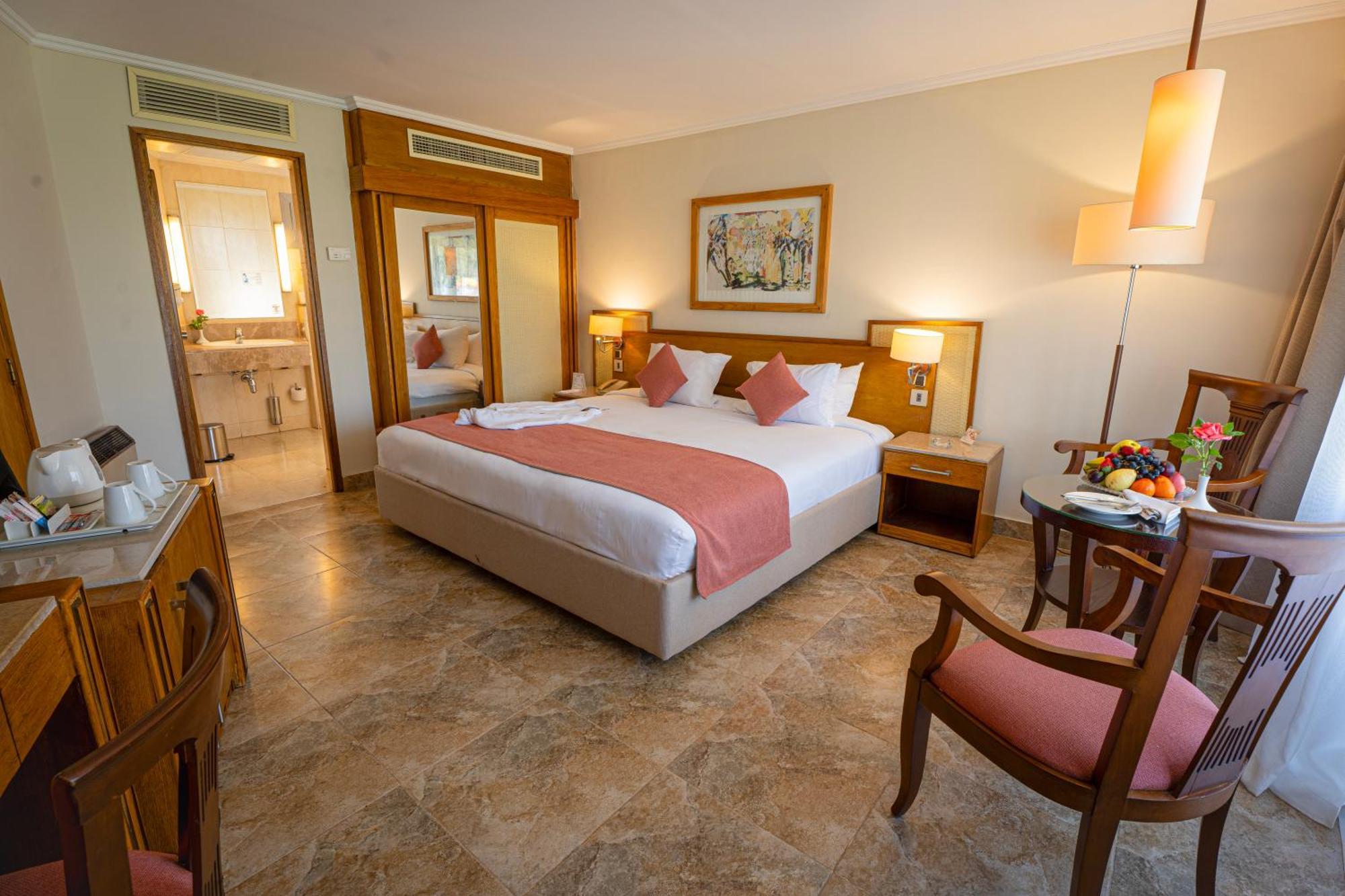 Jolie Ville Hotel & Spa Kings Island Luxor Bagian luar foto A room at the Dead Sea Spa Magdiel