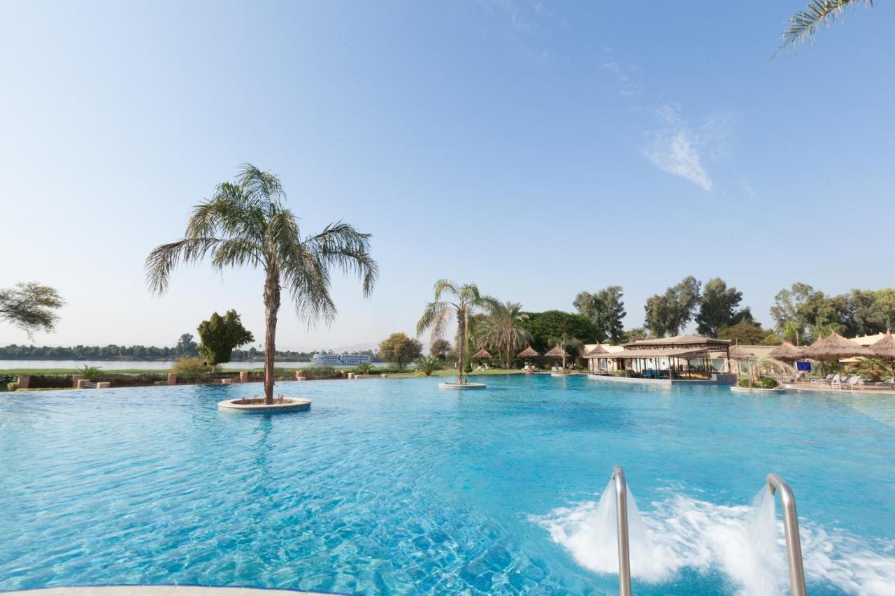 Jolie Ville Hotel & Spa Kings Island Luxor Bagian luar foto The pool at the Nile Country Club